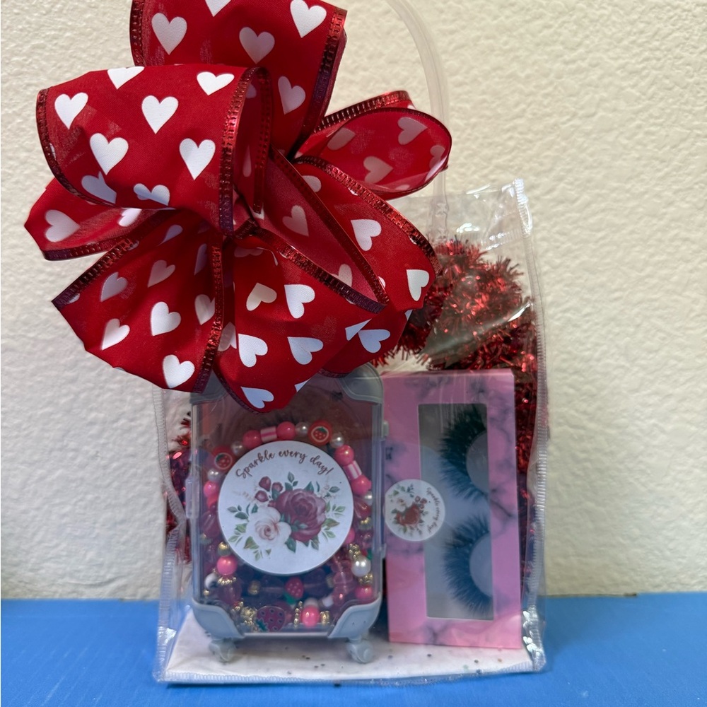 Sparkle Every Day Gift Bundle with Mini Suitcase, Bracelets, Luxury Lashes